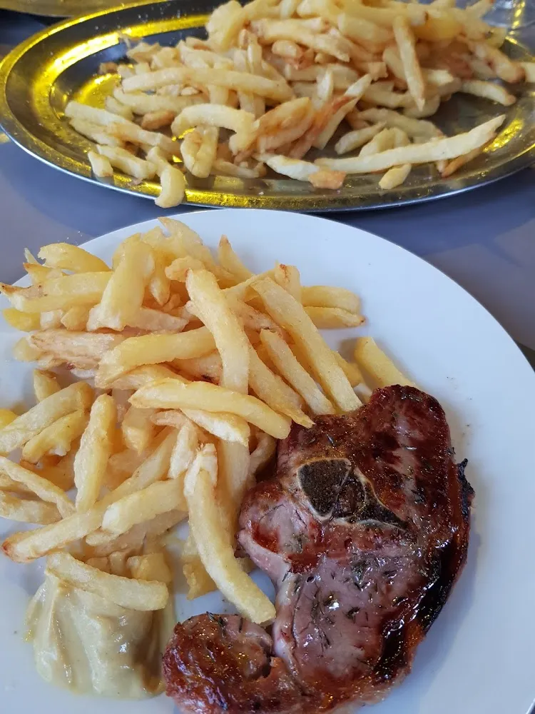 Baron d'agneau Et Frites Maison